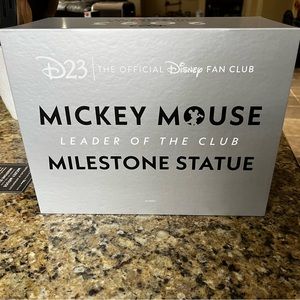 D23 Gold Member Statue